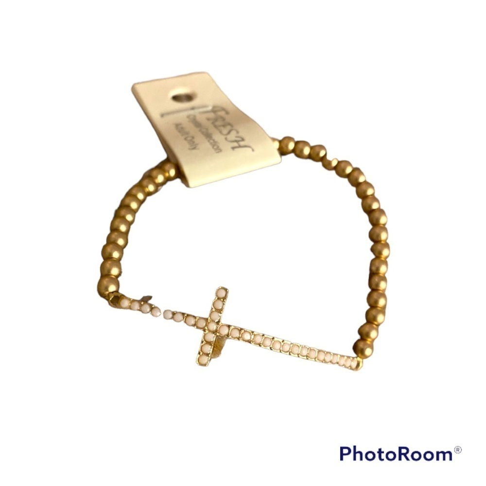 NWT Matte Gold Acrylic Bead Stretch Bracelet